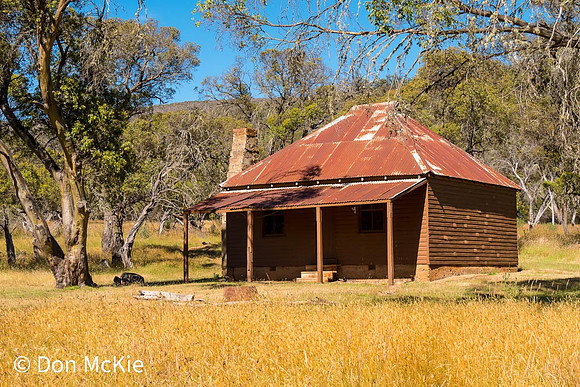 Circuits Hut - Koscuiszko National Park